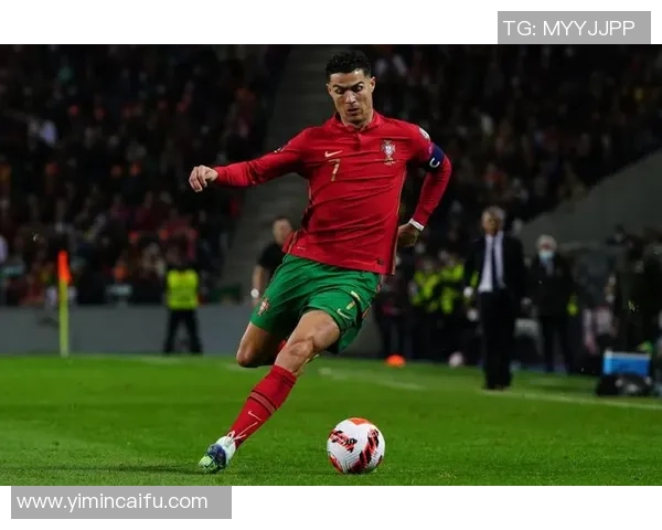 足球巨星C罗的情感历程揭秘与绯闻盘点